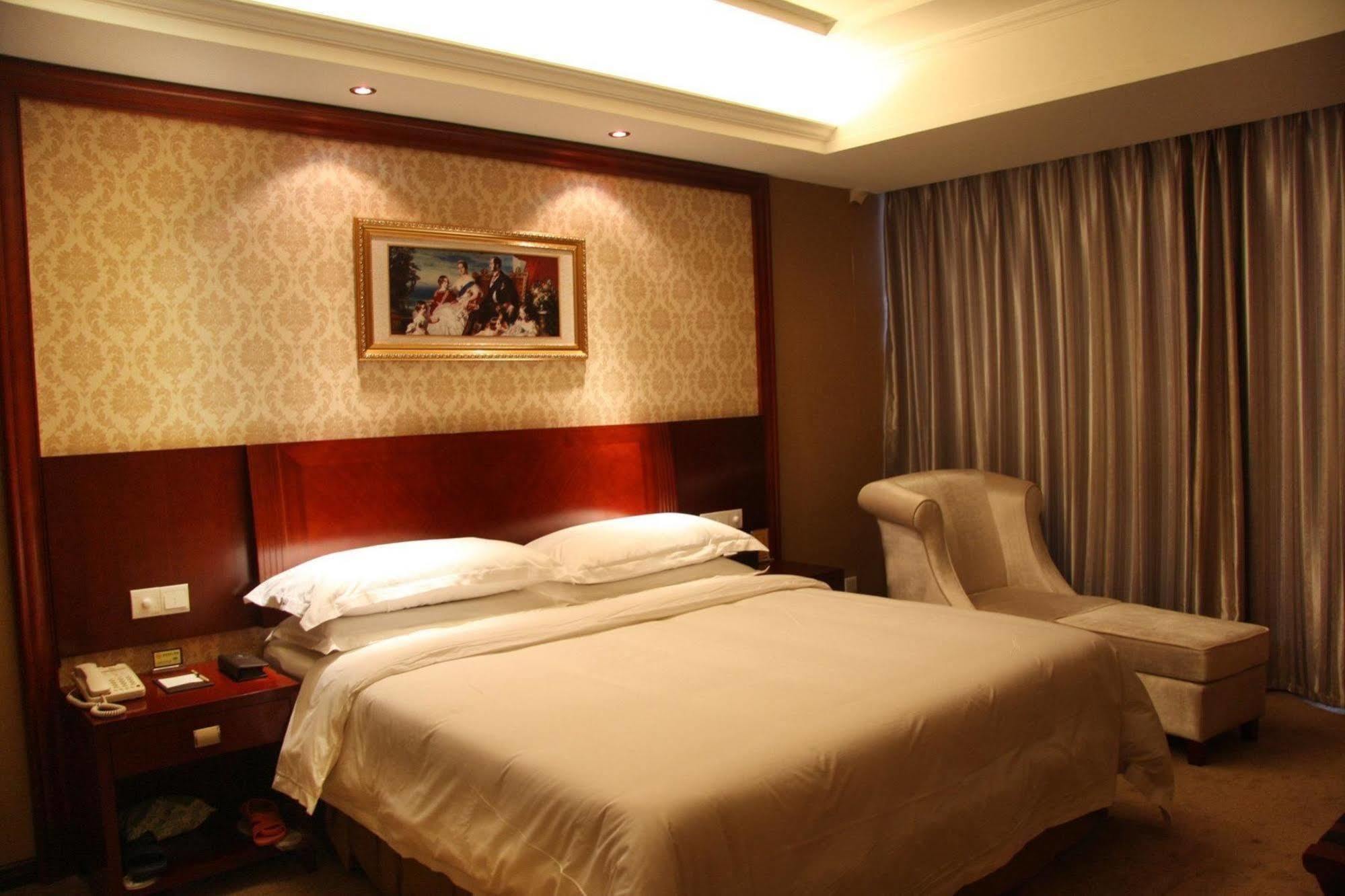 Vienna Hotel Nanchang Ruzi Road ภายนอก รูปภาพ